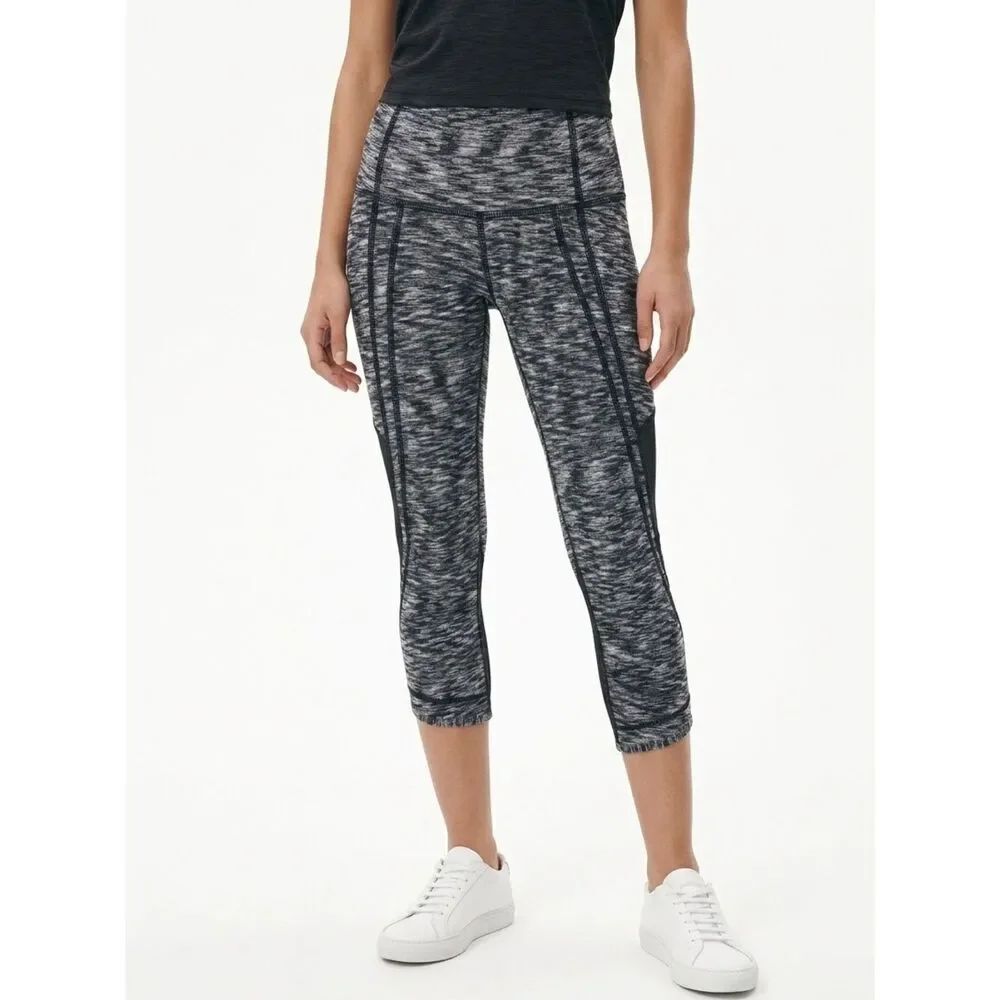 LULULEMON | Black & White Crop Leggings Size 2